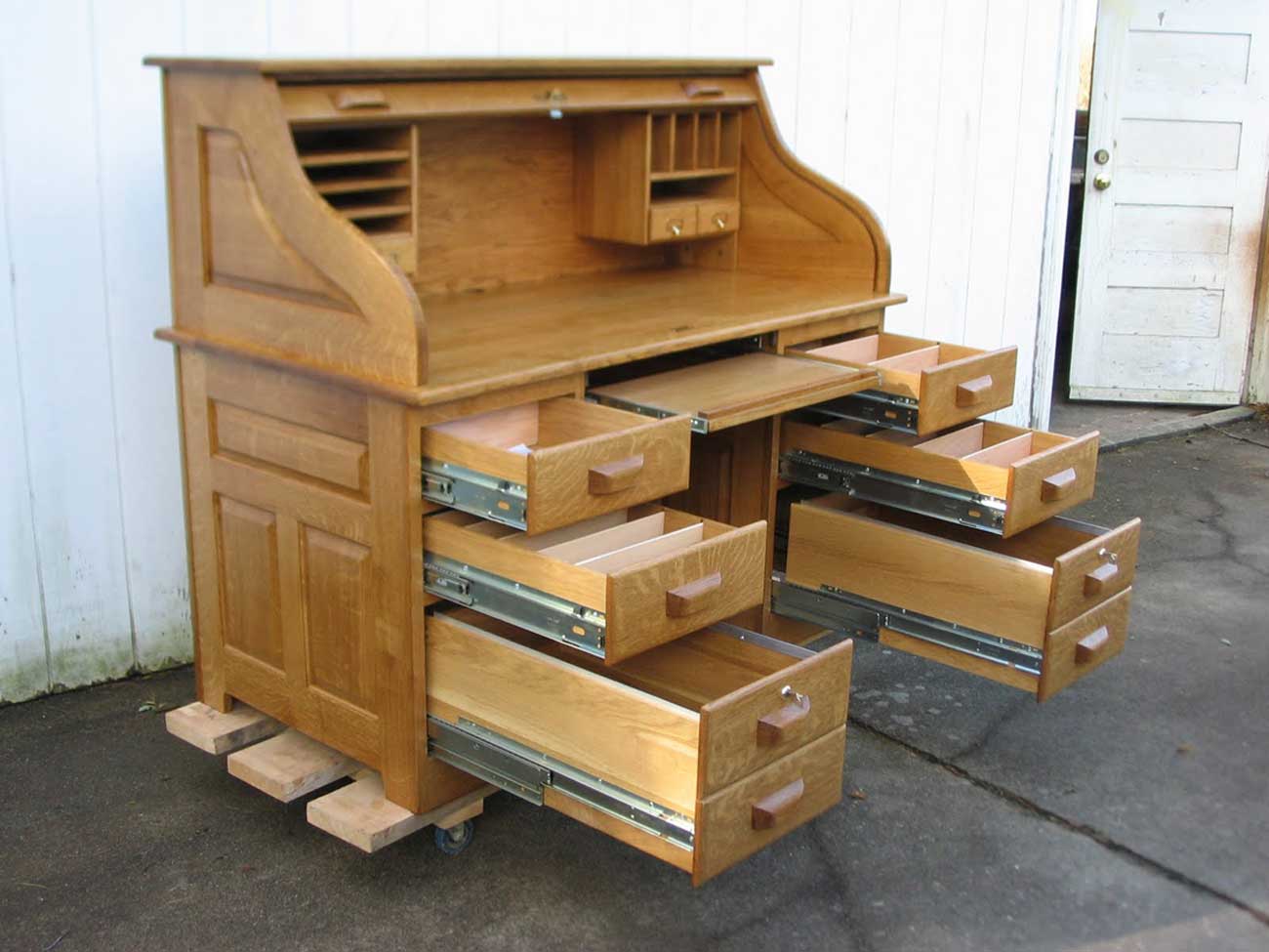 Roll Top Desk with Hutch and Computer