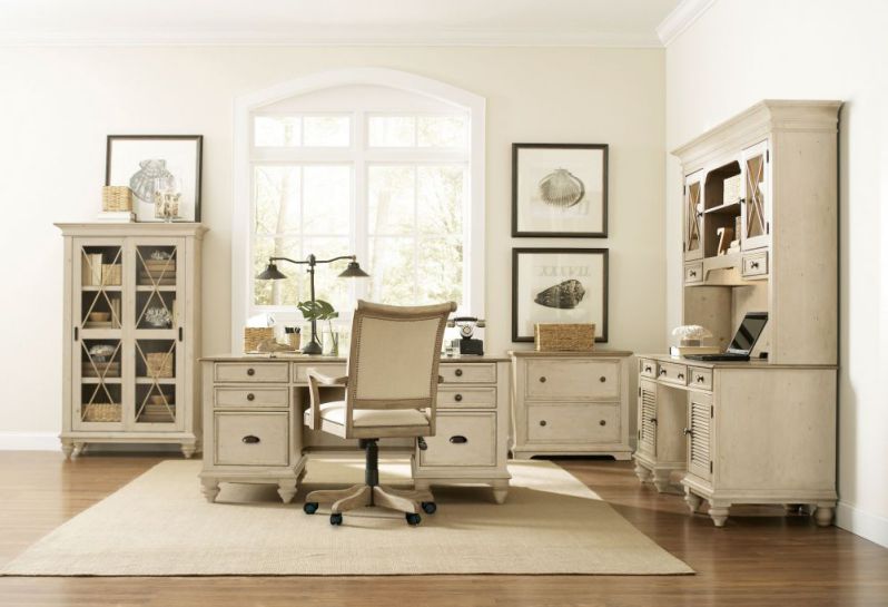 Choosing Most Appropriate Executive Office Furniture ...